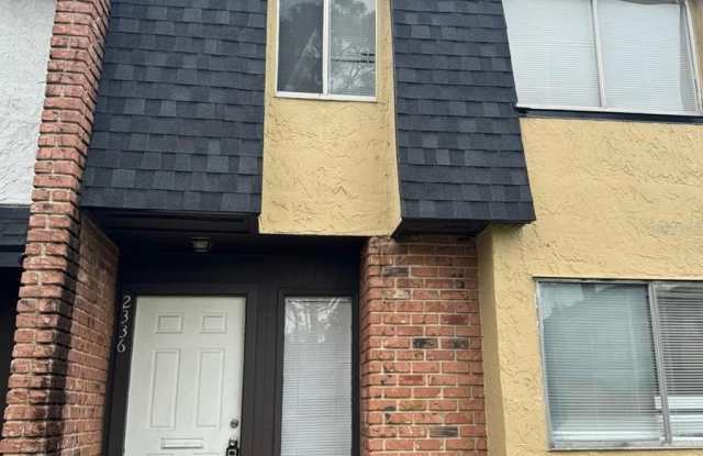 2336 HUNTINGTON GREEN Court Gallery 1