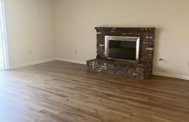 6709 Patton Way - House Gallery 4