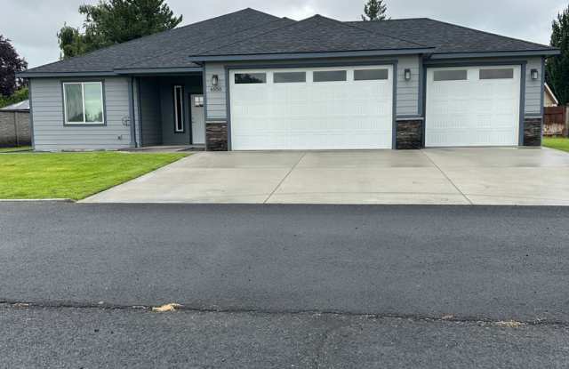 Beautiful New Construction ADA Accessible Home in a Fantastic Neighborhood. - 6550 Eagle Drive Northeast, Grant County, WA 98837