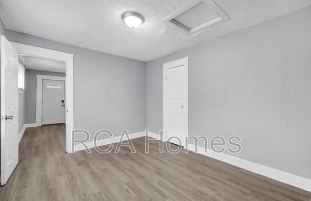1358 North Gale Street Gallery 3