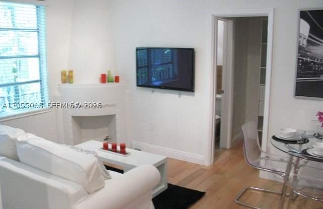 1525 Meridian Ave Gallery 2