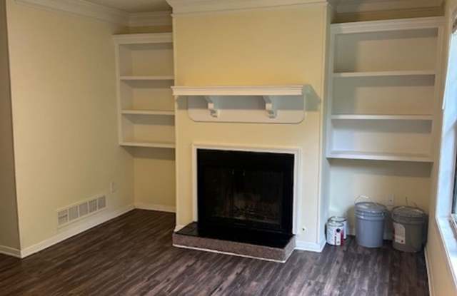 Room in 3 Bedroom Home at Destin Cir photos photos