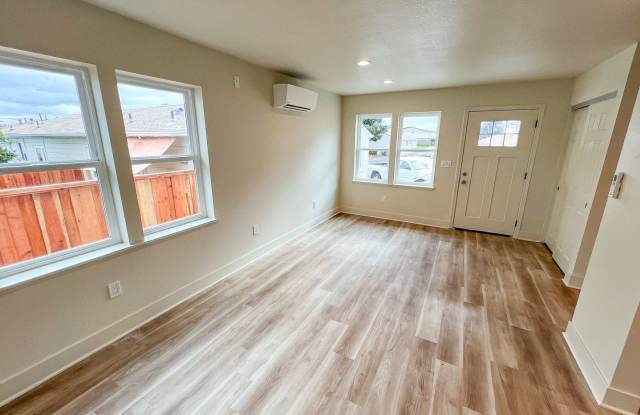 Newly Constructed One-Bedroom House in the Heart of San Leandro Gallery 2