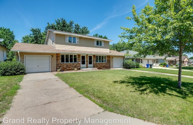 1659 Leone Ave E - 1659 Leone Ave, St. Paul, MN 55106
