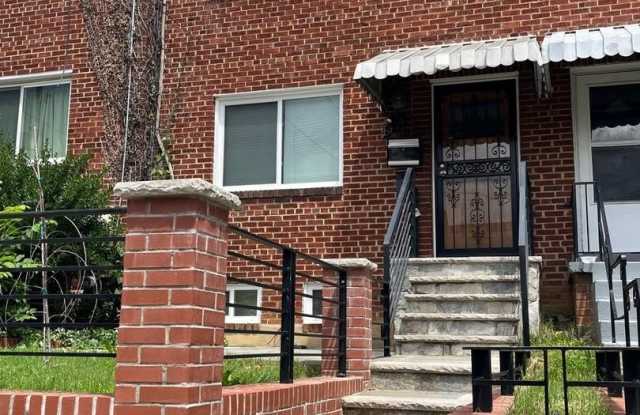 1354 ADAMS ST NE photos photos