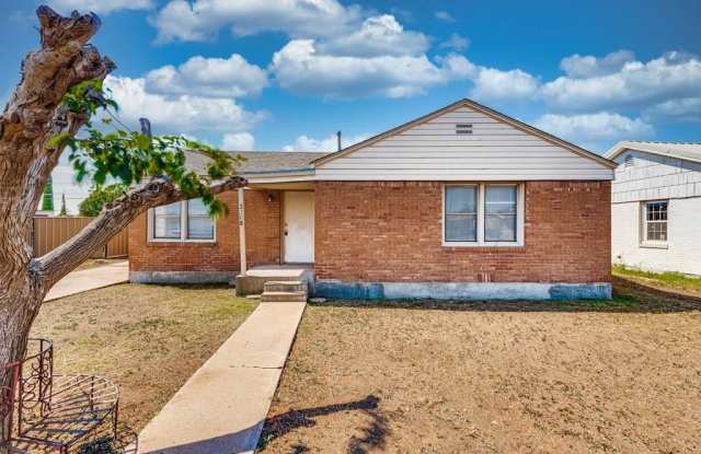 2708 Delano Ave photos photos