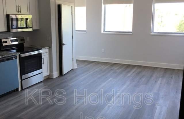 300 E Elizabeth St - 300 East Elizabeth Street, Elizabeth City, NC 27909