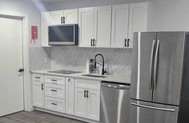 2519 Waverly Place photos photos