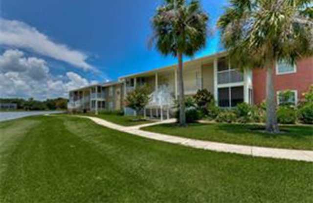 BRANDON: 2 Bed/2 Bath in Park Lake at Parsons $1650/mo. No Pets AVAILABLE APRIL 7th! - 314 Lake Parsons Green, Brandon, FL 33511