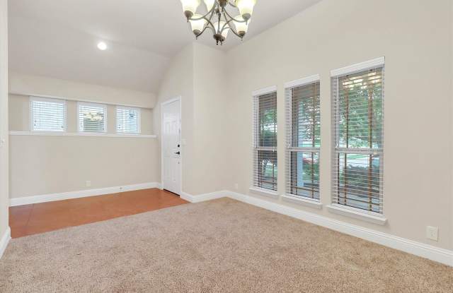 132 Stanley Falls Drive Gallery 3