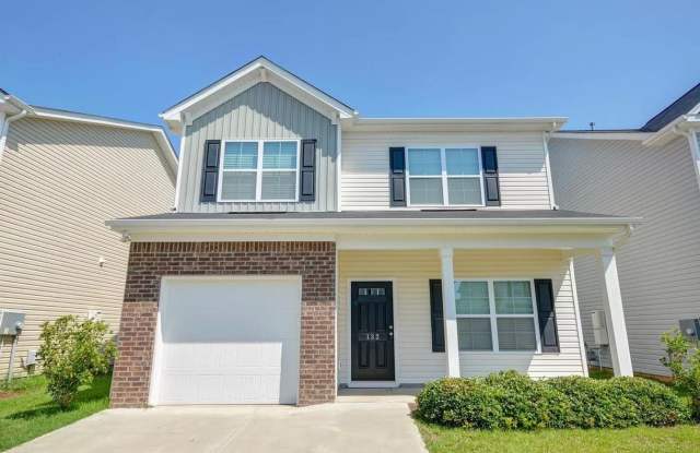 Beautiful 3 Bed, 2.5 Bath in Burnside Farms - Available Now! - 132 Jersey Lane, Columbia, SC 29209 Beautiful 3 Bed, 2.5 Bath in Burnside Farms - Available Now! - 132 Jersey Lane, Columbia, SC 29209