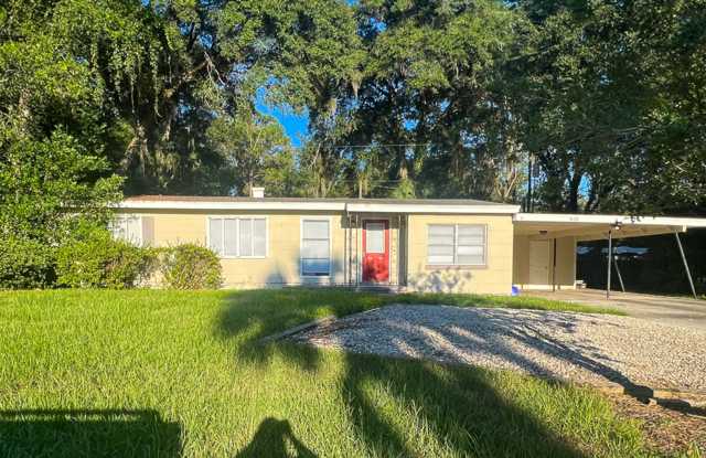 Pet Friendly 4BR/2BA Home Near UF Available for Fall 2026! photos photos