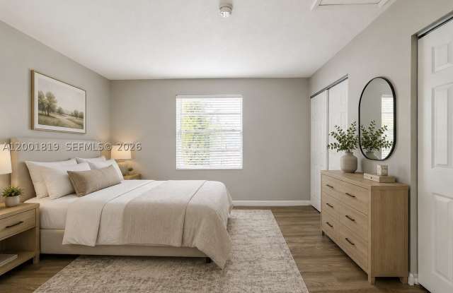 313 Country Club Oval Gallery 4