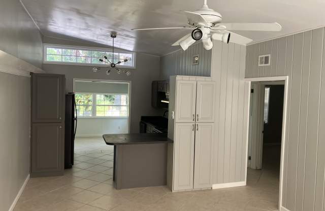 1306 12th Street photos photos