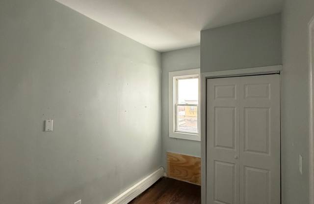 1221 Summit Ave Gallery 2