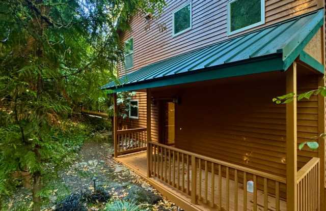 Stunning waterfront retreat.....at the foot of Fletcher Bay on Bainbridge Island Gallery 3