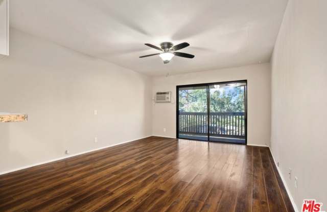 20234 Cantara St Gallery 4