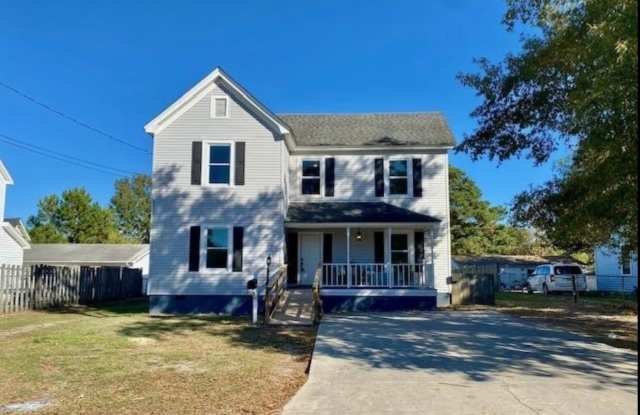 Spacious 4BR/3BA House in Erwin - 105 North 12th Street, Erwin, NC 28339 Spacious 4BR/3BA House in Erwin - 105 North 12th Street, Erwin, NC 28339