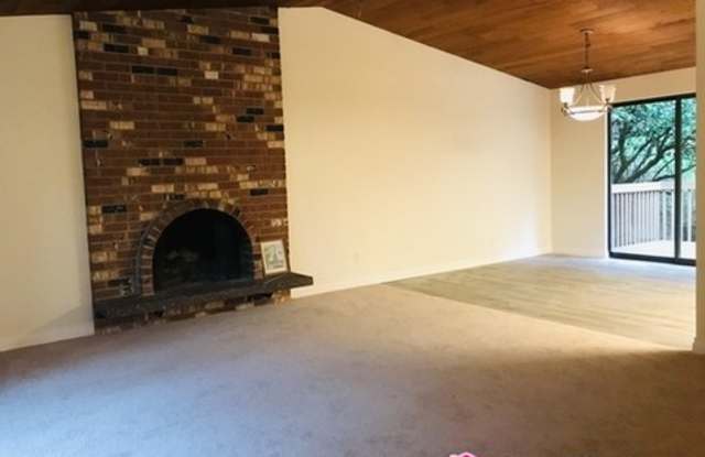 16903 Alder Way Gallery 3