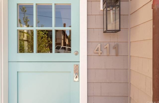 411 28th Street Gallery 2
