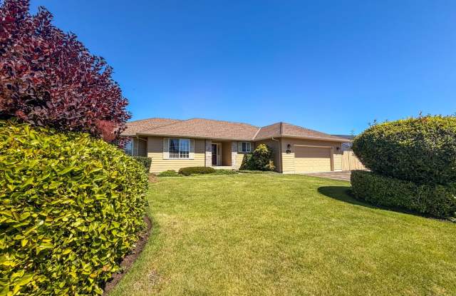 Dallas Home with Beautiful Backyard and Washer/Dryer Included! ~ Davis 364 photos photos