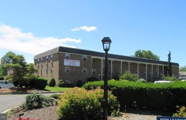 434 W VINE STREET - 434 West Vine Street, Hatfield, PA 19440