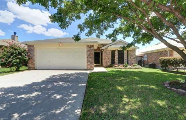 8154 Spruce Valley Drive - 8154 Spruce Valley Drive, Fort Worth, TX 76137