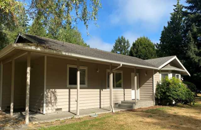Single Story Duplex with Peekaboo Lake Views! photos photos