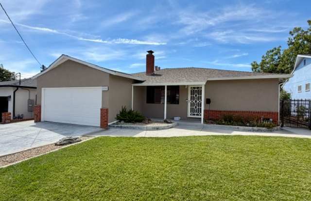 Gorgeous House in Hayward. photos photos Gorgeous House in Hayward. photos photos