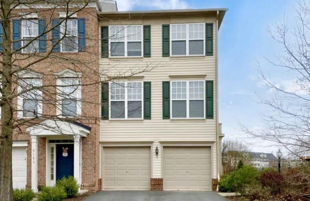 9197 CASCADE FALLS DRIVE - 9197 Cascade Falls Drive, Linton Hall, VA 20136