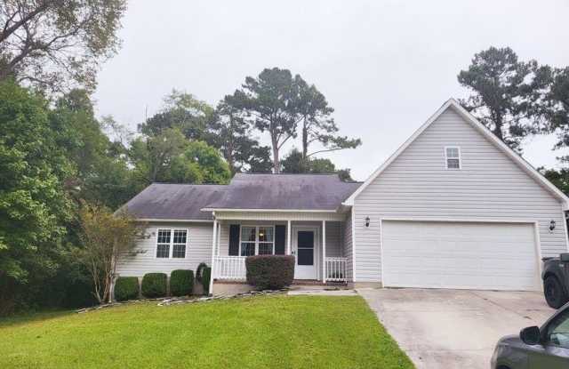 124 Villa Park Drive - 124 Villa Park Drive, Onslow County, NC 28539