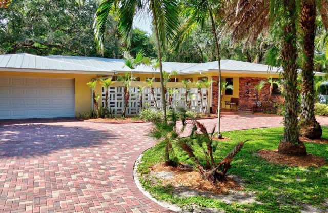 8 Miramar Road - 8 Miramar Road, Sewall's Point, FL 34996