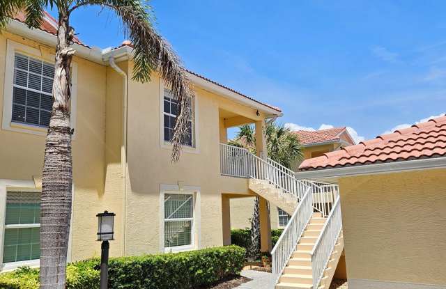 Annual Unfurnished 2 Bedroom 2 Bathroom Second Floor Condo in Casa Del Lago! photos photos