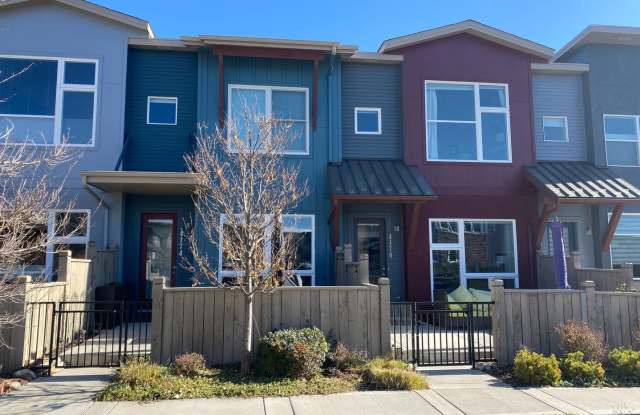 Furnished Rental 2 Bed + Office 3.5 Bath Row-Home in North Boulder photos photos
