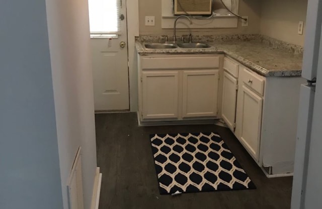 815 W Davidson - 815 West Davidson Avenue, Gastonia, NC 28052
