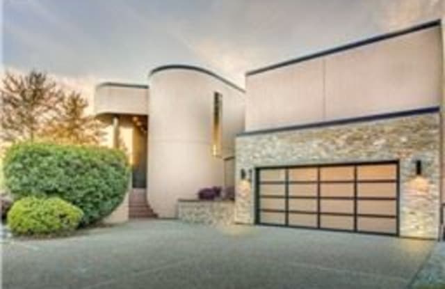 915 1st St S - 915 1st Street South, Kirkland, WA 98033