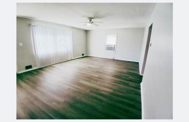 UPDATED FLOORING! 3 Bedroom Home for Rent- Steps from Ball State & The Village! photos photos