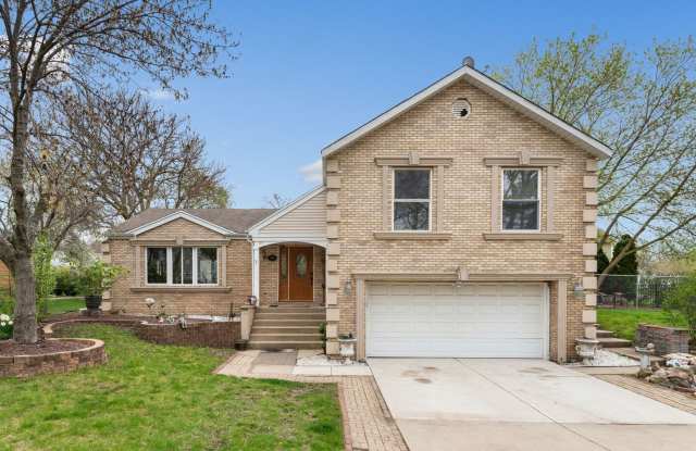 193 Longridge Drive - 193 Longridge Drive, Bloomingdale, IL 60108