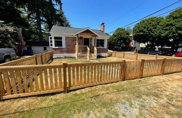 12757 Dayton Ave N - 12757 Dayton Avenue North, Seattle, WA 98133