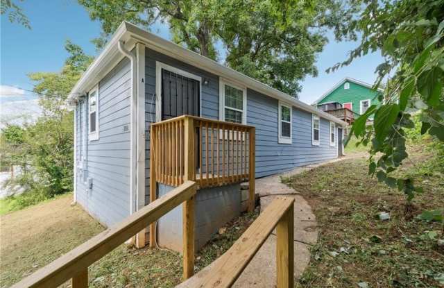 1098 Smith Street SW photos photos