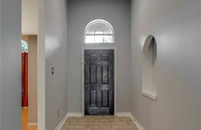 2804 Wandering Oak Drive Gallery 4