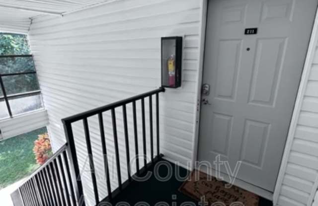 3277 Fox Chase Cir N Gallery 3