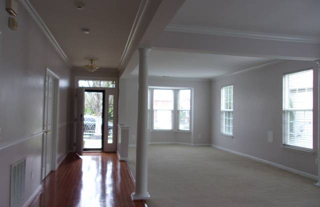 17397 Four Seasons Drive Gallery 3