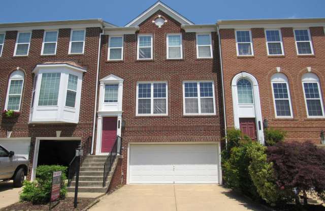 8917 PURPLE LILAC CIRCLE - 8917 Purple Lilac Cir, Laurel Hill, VA 22079