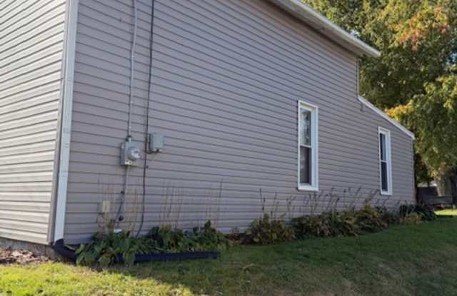 West side of Barberton - 2 Bedrooms & 1 Bathroom House Gallery 4