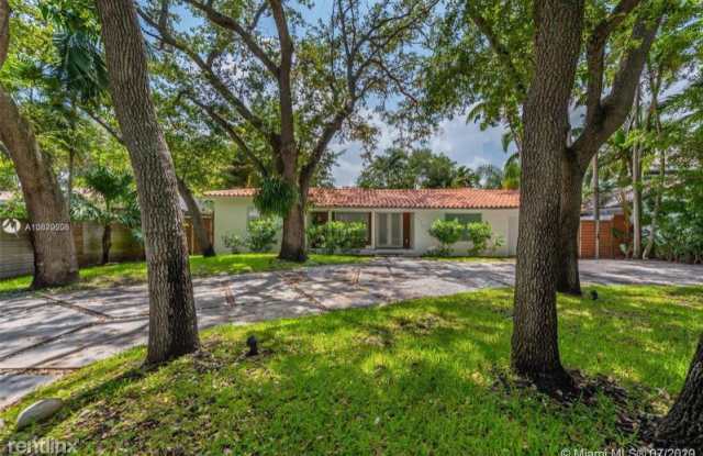 7420 SW 53rd Ct Gallery 3