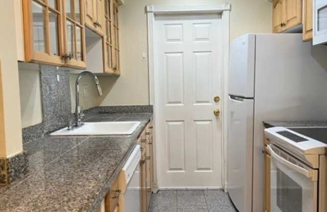 1435 Del Rio Cir. #B - 1 photos photos