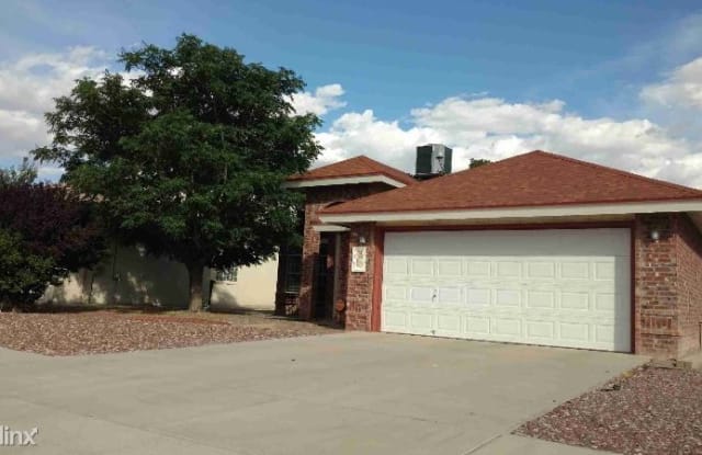 236 Lago Grande Dr - 236 Lago Grande Drive, Horizon City, TX 79928