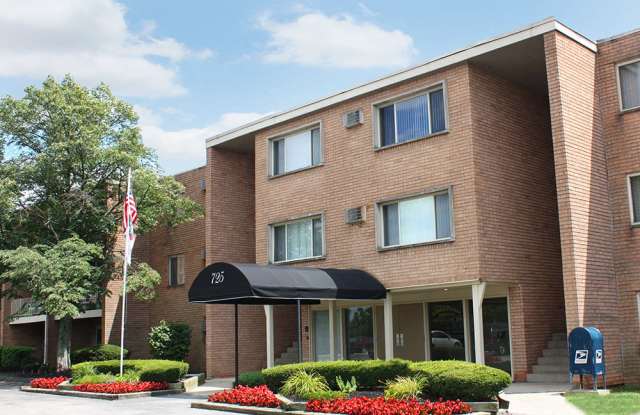 Crown Pointe Gallery 3