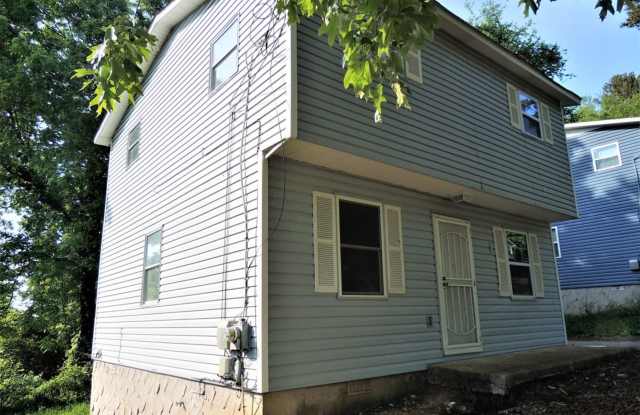 738 Sylvan Ave photos photos